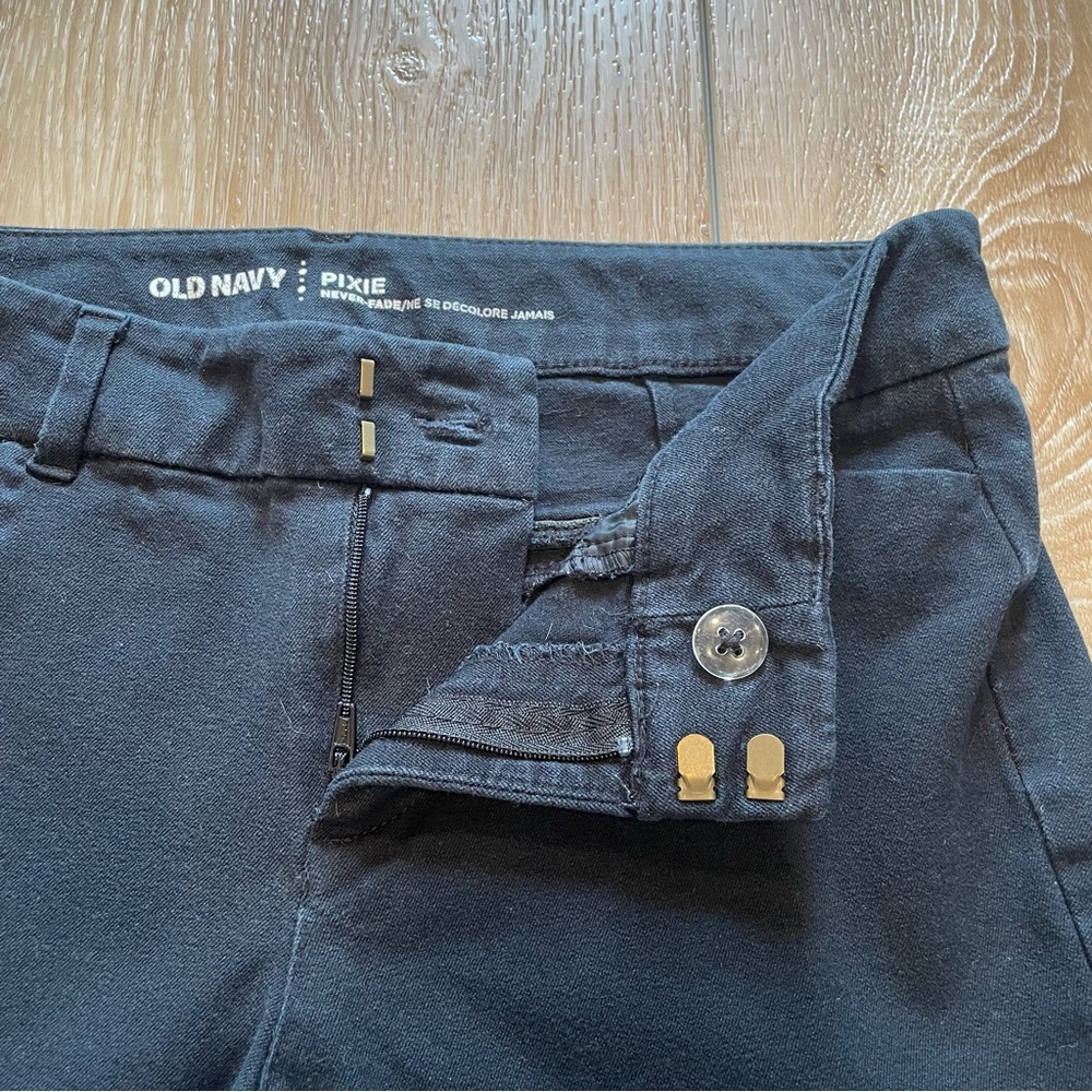 Old Navy Pixie Pant - image 4